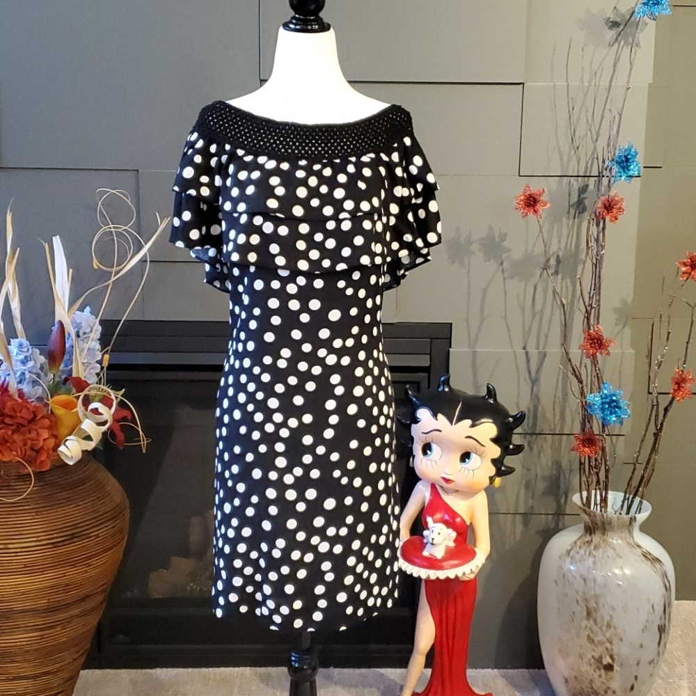 NWOT Off-the-shoulder Shift Dress